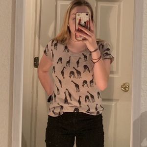 giraffe tee